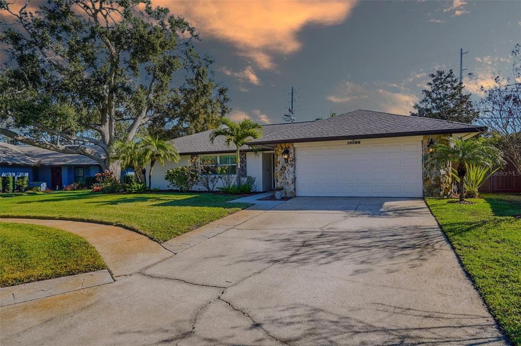 10099 LINDEN PLACE DRIVE, SEMINOLE, FL, 33776 photo 2