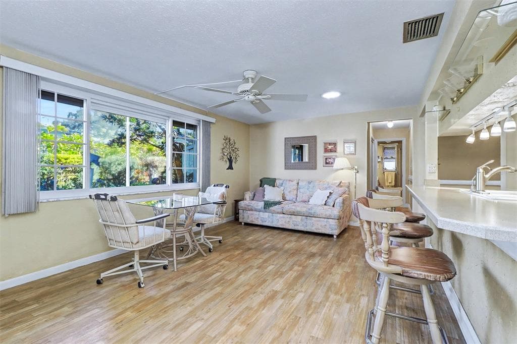 11845 66TH AVENUE, SEMINOLE, FL 33772 photo 3