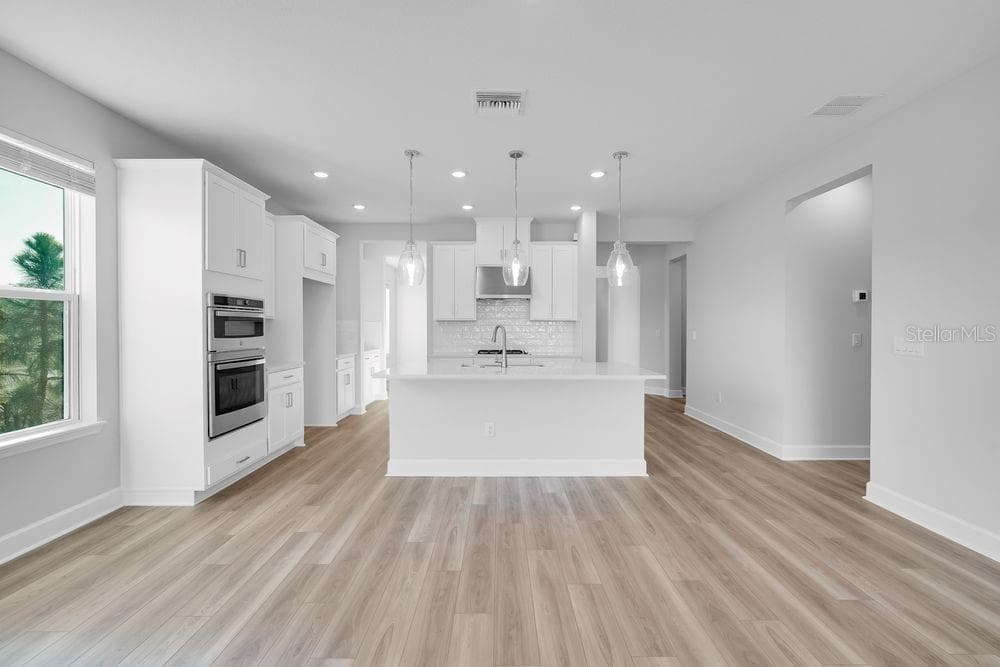 1669 ANSON Lane, ZEPHYRHILLS, FL 33541 photo 2