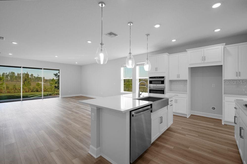 1669 ANSON Lane, ZEPHYRHILLS, FL 33541 photo 5