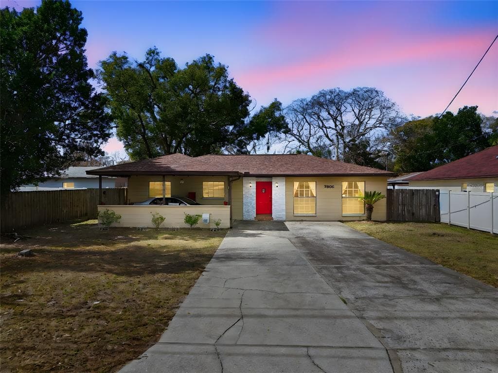 7806 ALBANY AVENUE, TAMPA, FL 33604