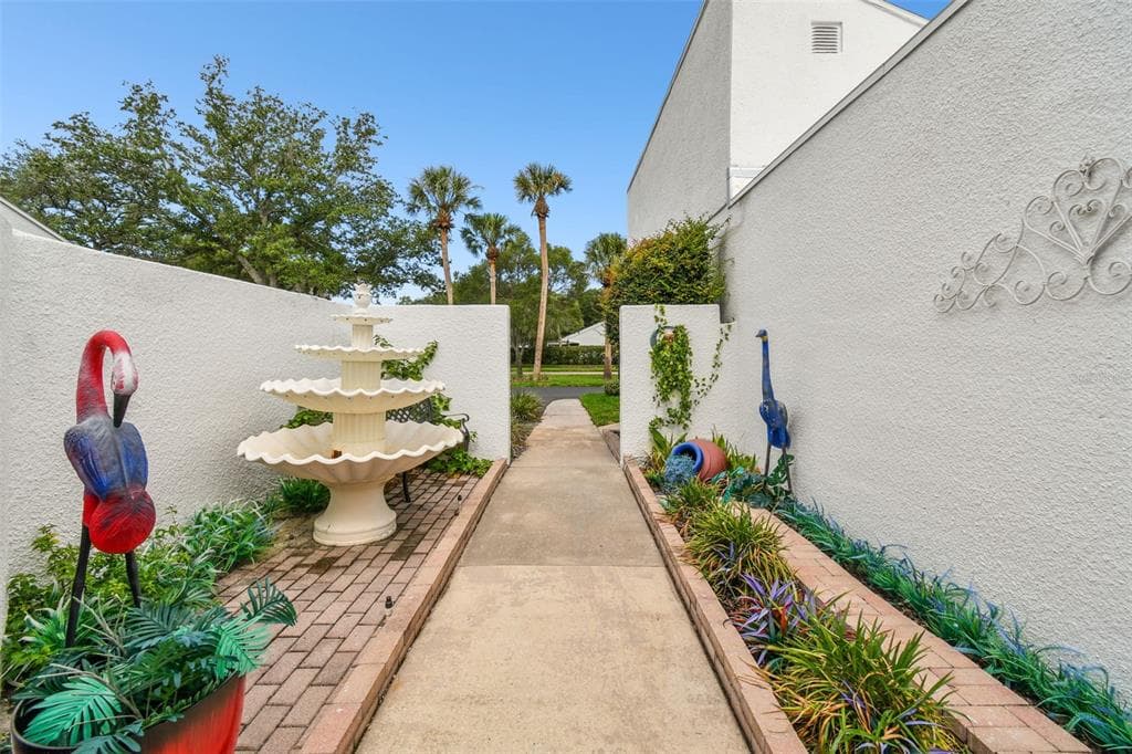 14135 CYPRESS CIRCLE, TAMPA, FL 33618 photo 4