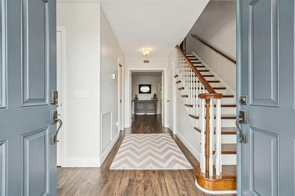 11713 PHOENIX CIRCLE, TAMPA, FL 33618 photo 4