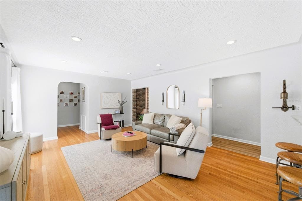 519 27TH AVENUE, Street PETERSBURG, FL 33704 photo 3