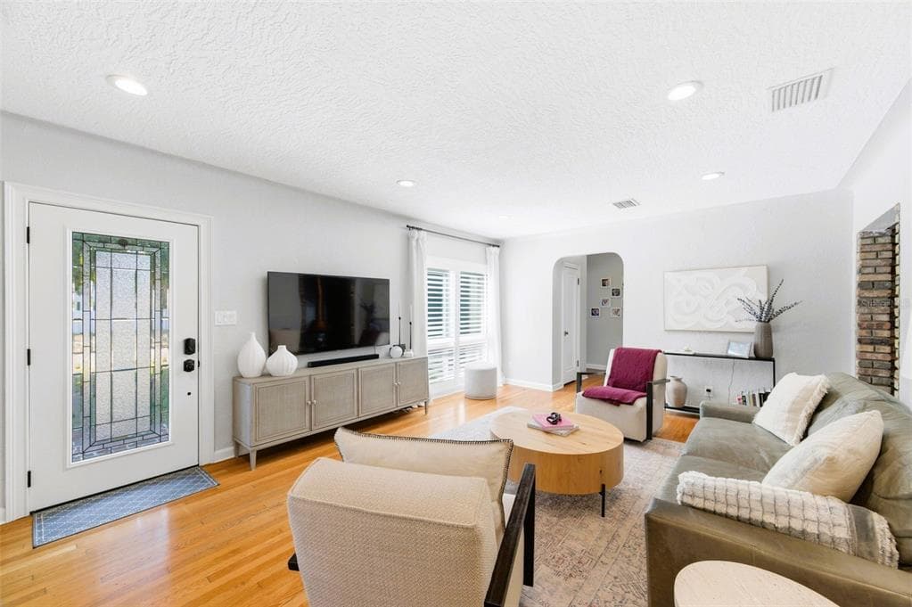 519 27TH AVENUE, Street PETERSBURG, FL 33704 photo 4