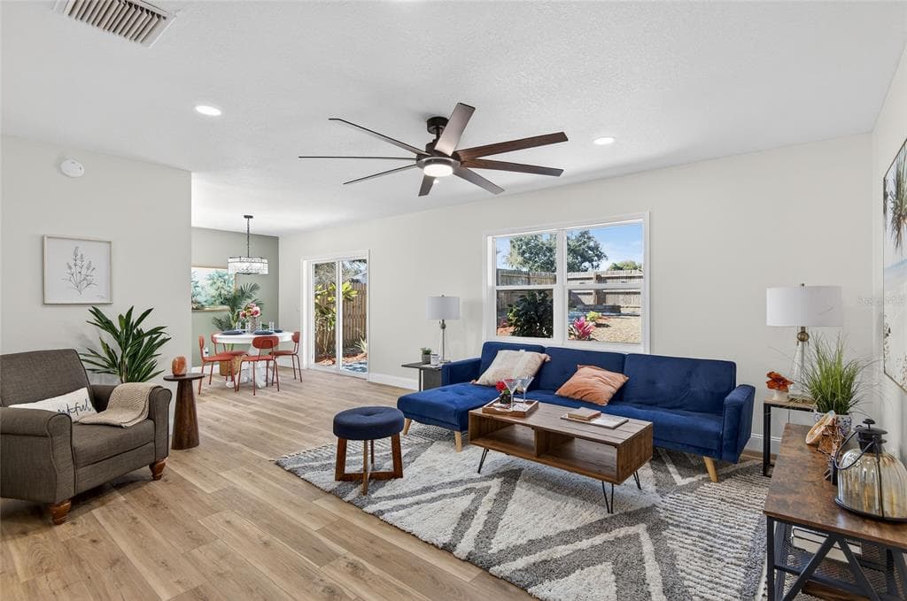 228 REGAL PARK DRIVE, VALRICO, FL 33594 photo 4