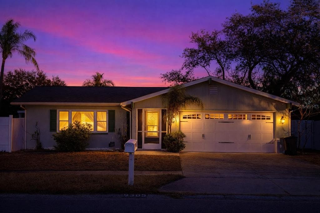 9305 120TH Lane, SEMINOLE, FL 33772