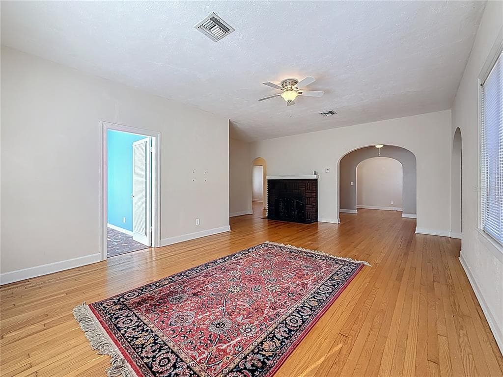 1136 12TH STREET, Street PETERSBURG, FL 33705 photo 4