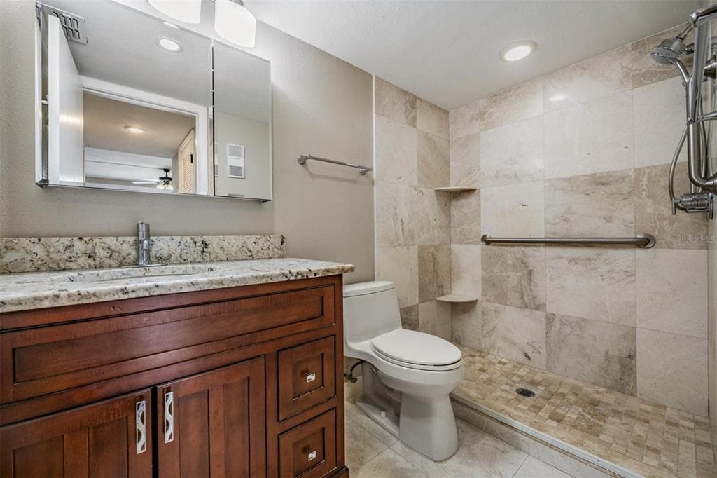 13602 VILLAGE Drive Unit 1204, TAMPA, FL 33618 photo 4