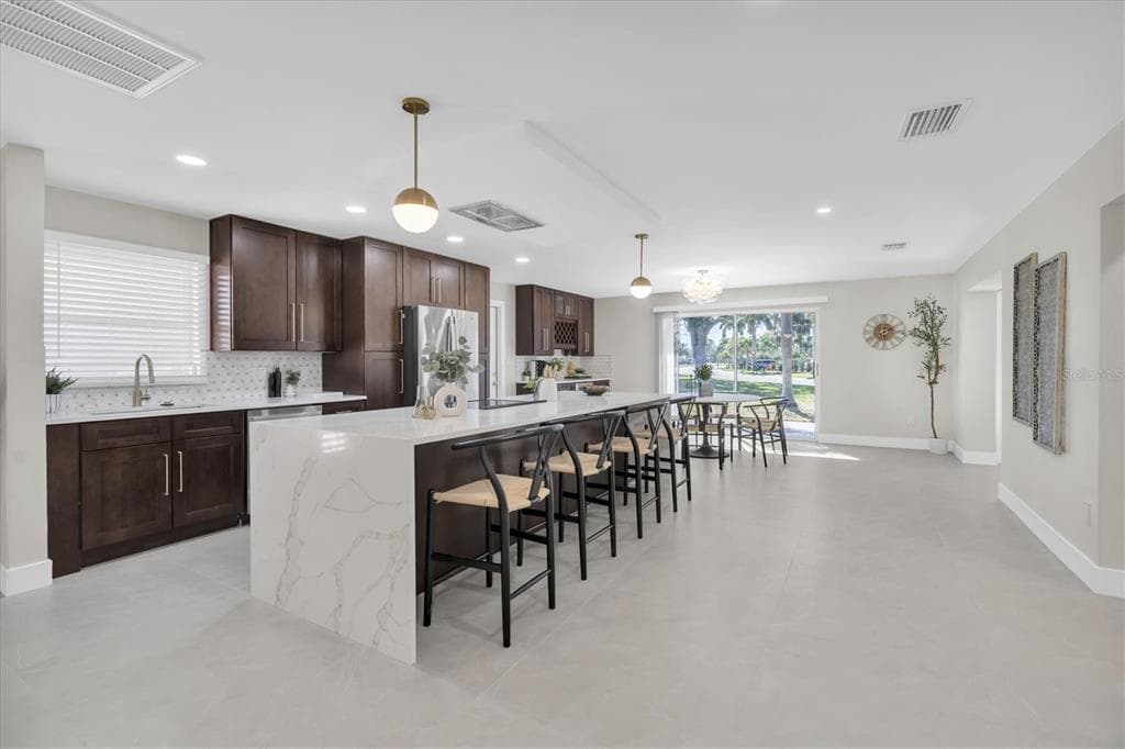 10100 PARADISE BOULEVARD, TREASURE ISLAND, FL, 33706 photo 4