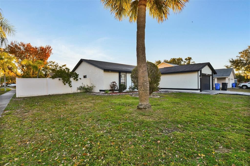 6539 SEAFAIRER DRIVE, TAMPA, FL 33615 photo 4