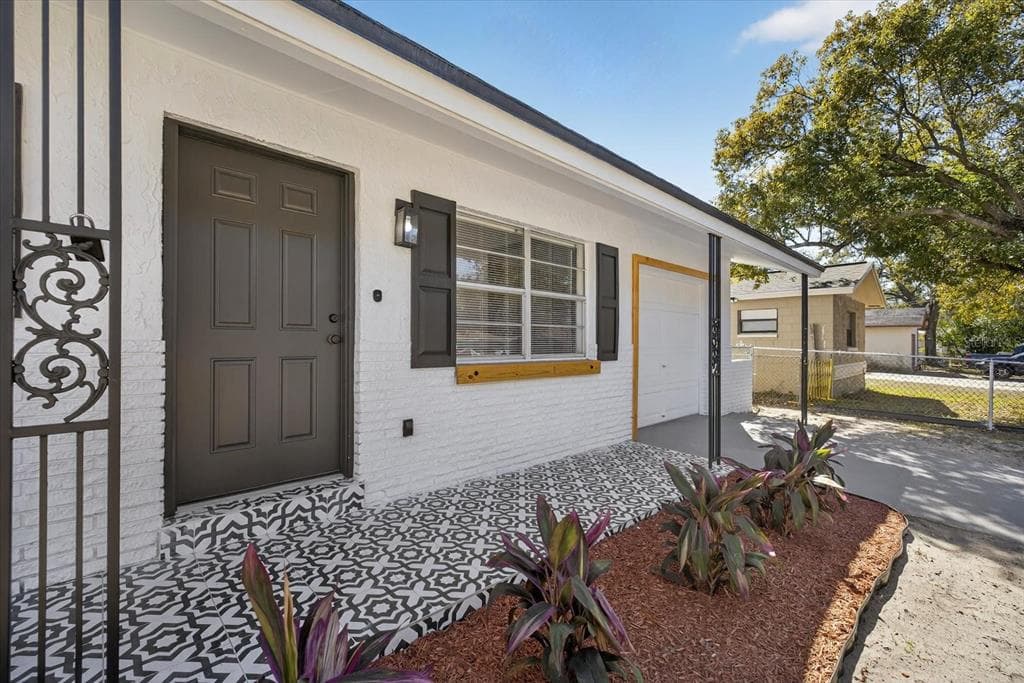 8309 TUPELO DRIVE, TAMPA, FL 33637 photo 4