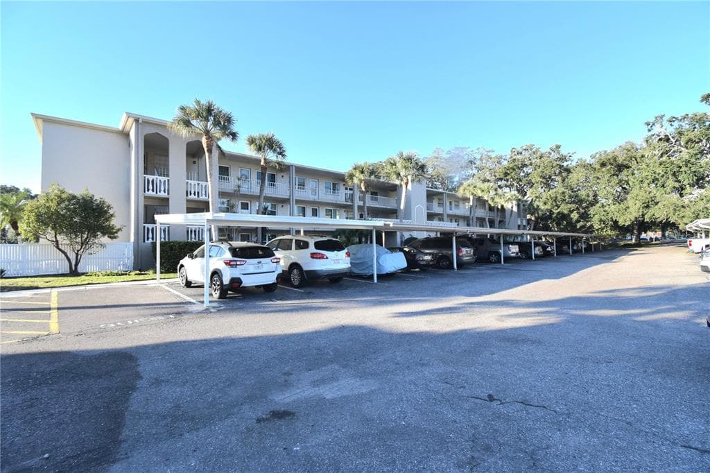 841 PATRICIA Avenue Unit 202, DUNEDIN, FL 34698