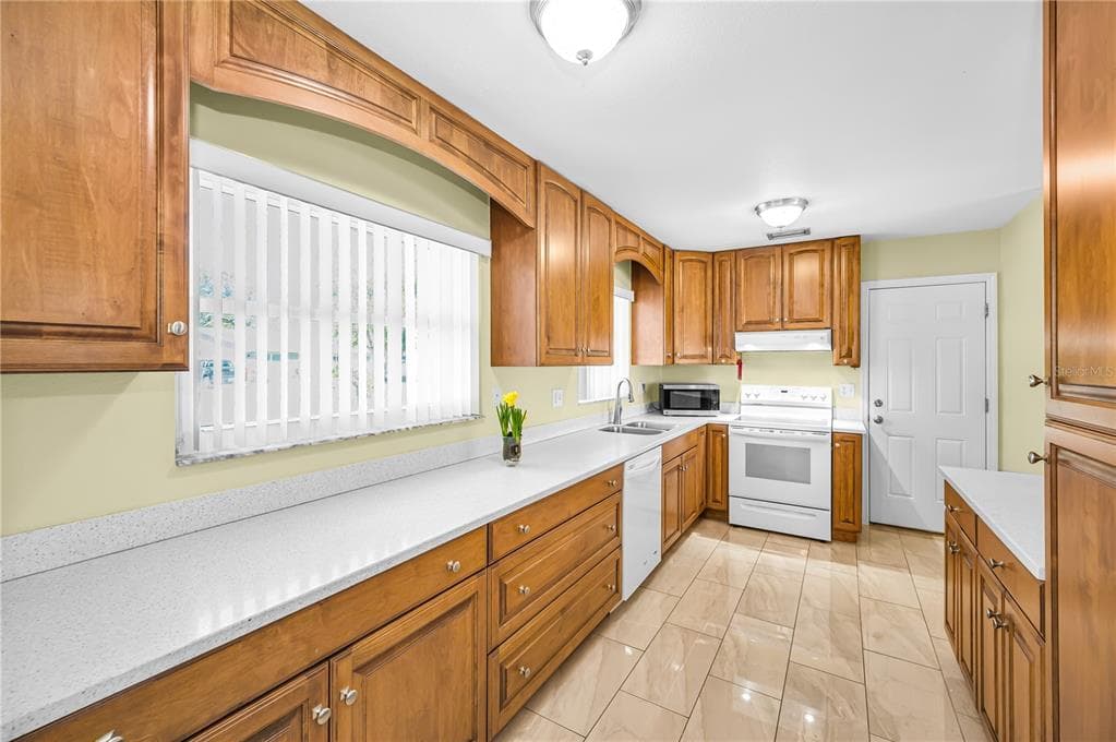 128 STAFFORD DRIVE, PALM HARBOR, FL 34684 photo 4