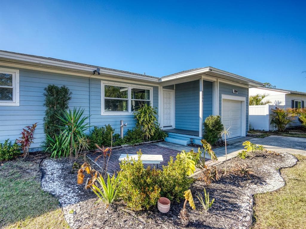 2004 CULBERSON AVENUE, DUNEDIN, FL 34698 photo 2