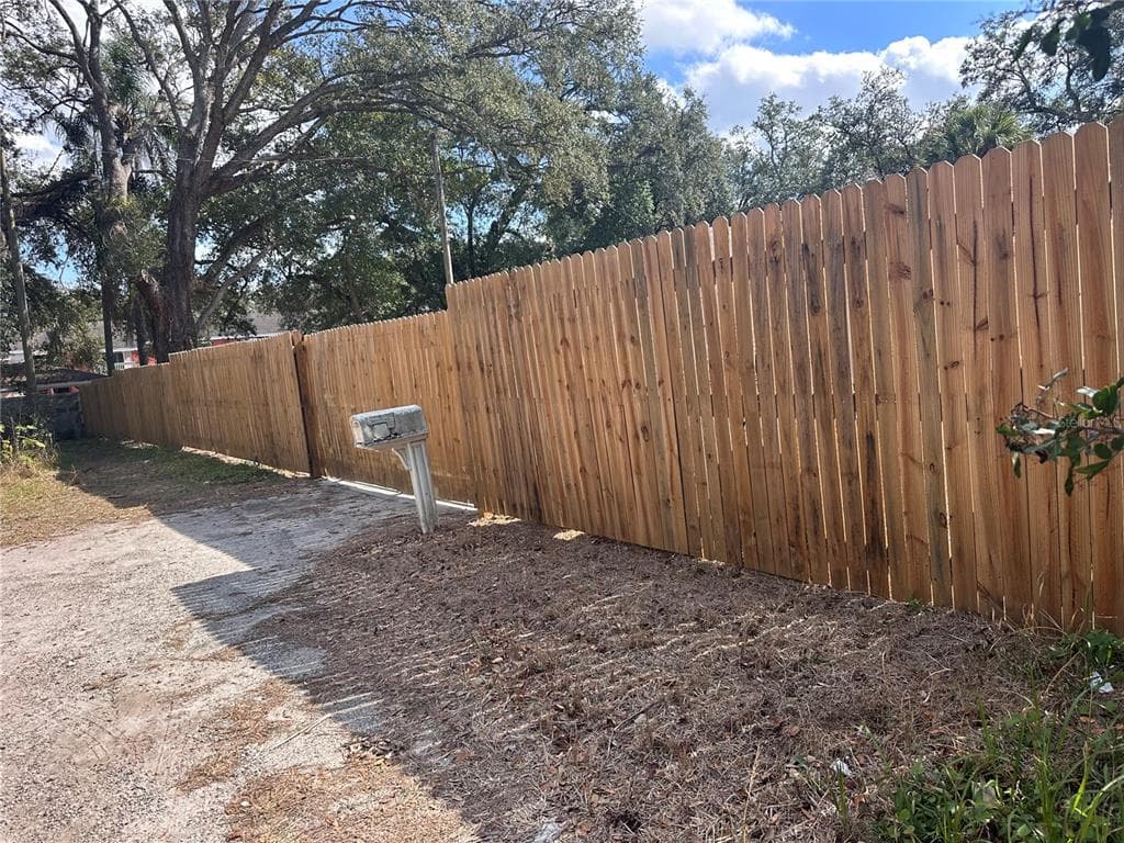 4105 KNOLLWOOD STREET, TAMPA, FL 33610 photo 2