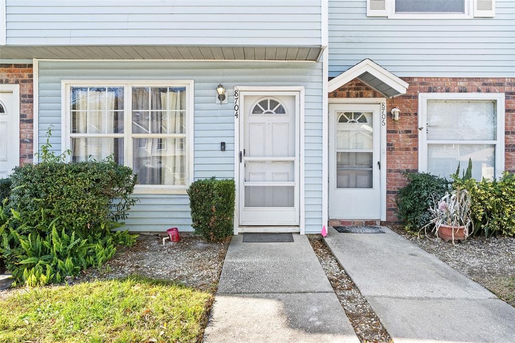 8704 LIBERTY PLACE, TAMPA, FL 33615 photo 2