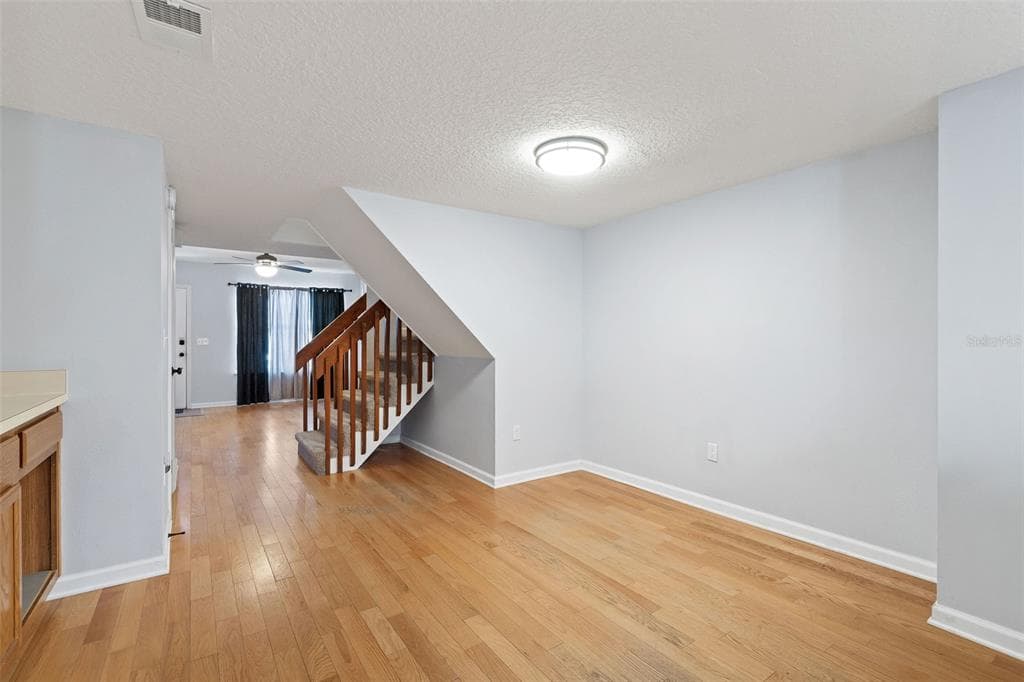 8704 LIBERTY PLACE, TAMPA, FL 33615 photo 5