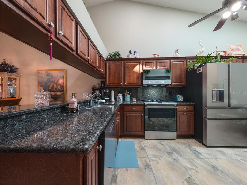 39650 Highway 19 N Unit 833, TARPON SPRINGS, FL 34689 photo 2