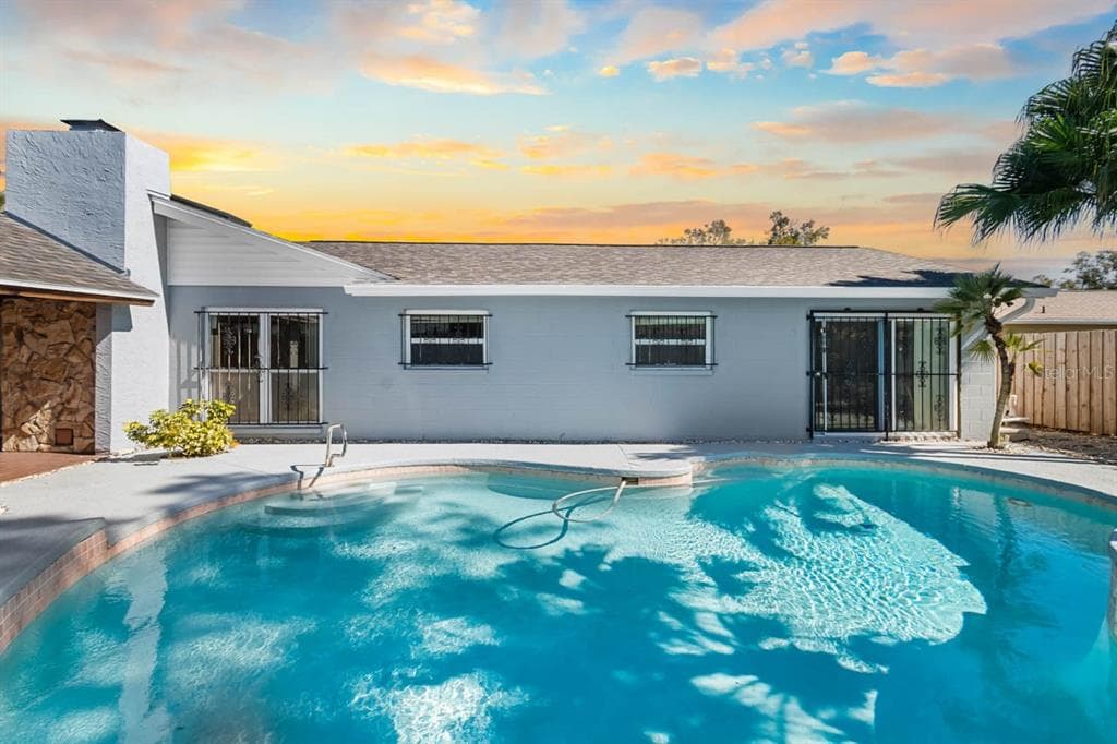 7506 ARMAND Circle, TAMPA, FL 33634 photo 3