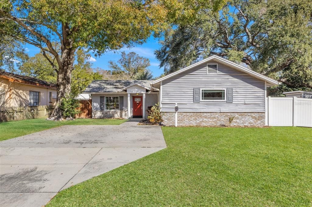 1747 26TH AVENUE, Street PETERSBURG, FL 33713 photo 2