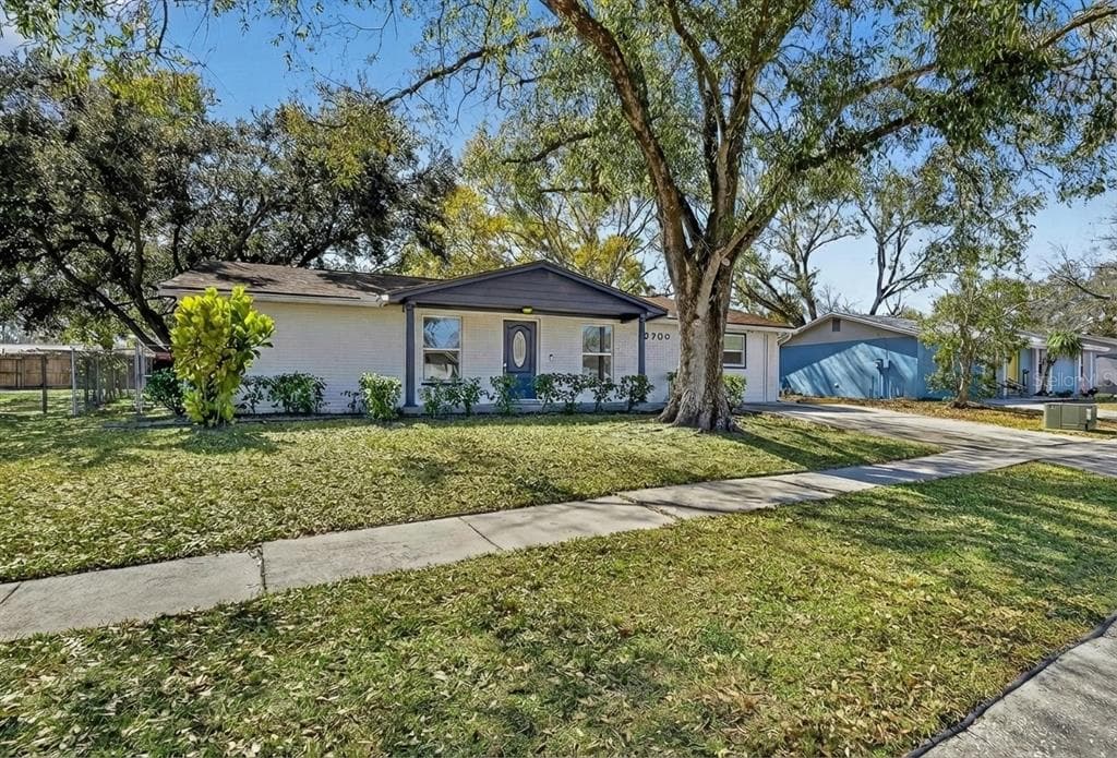 3706 MISTWOOD DRIVE, TAMPA, FL 33619