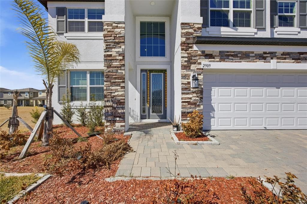 2909 IVORY BLUFF Court, ZEPHYRHILLS, FL 33540 photo 3