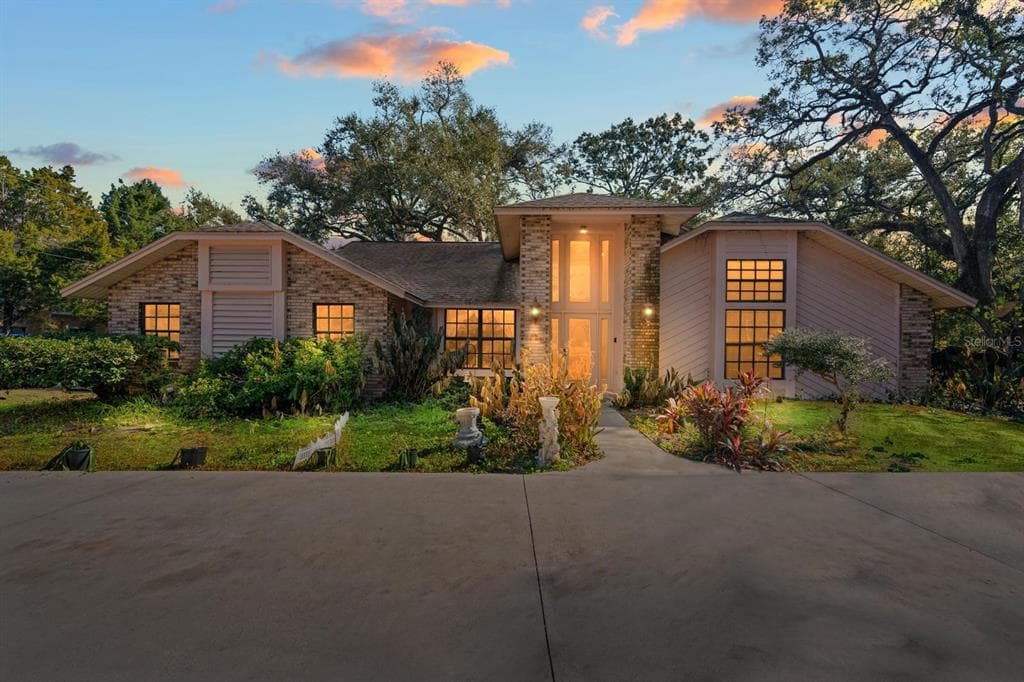 2501 DIANA Street, TAMPA, FL 33610