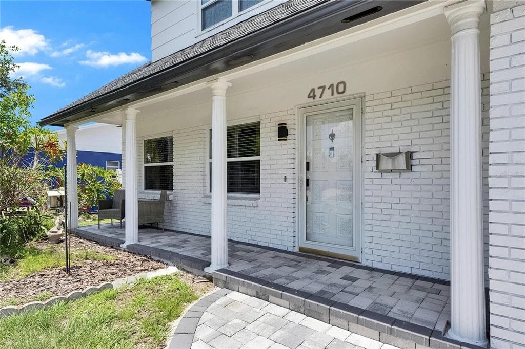 4710 TRAVERTINE Drive, TAMPA, FL 33615 photo 2