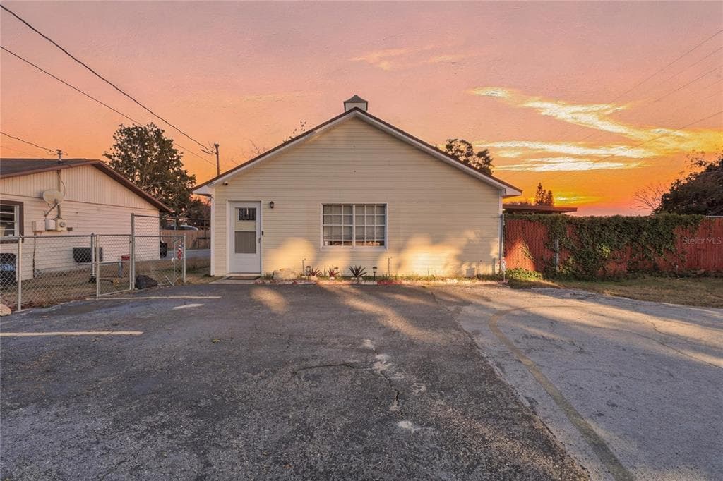 11004 MARTHA Avenue, PORT RICHEY, FL 34668