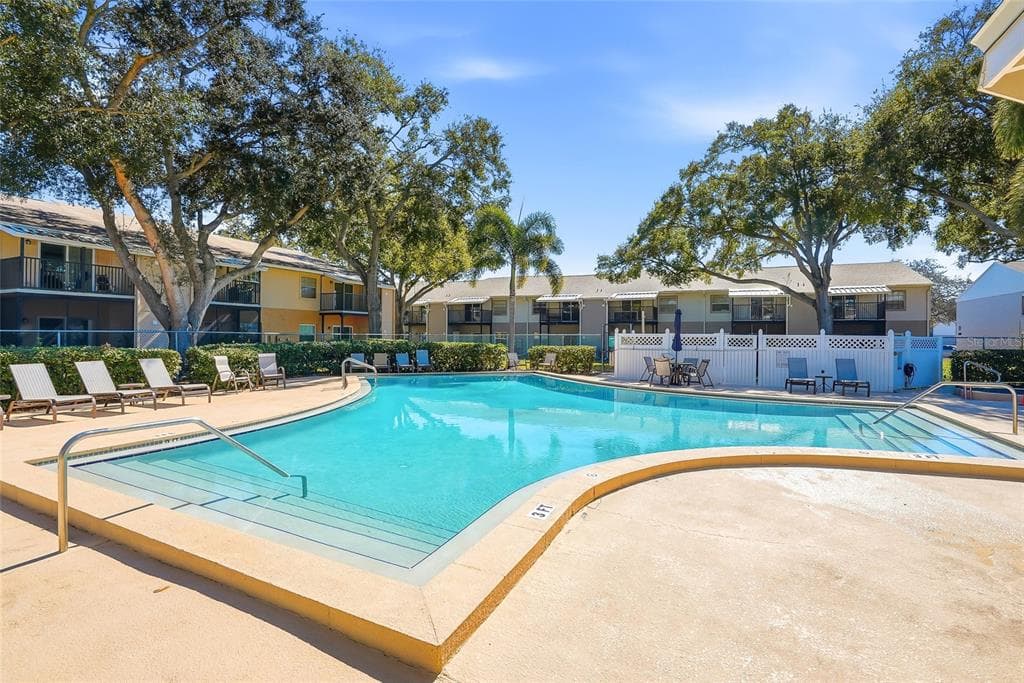 3814 OAK DRIVE Unit L62, TAMPA, FL 33611 photo 5