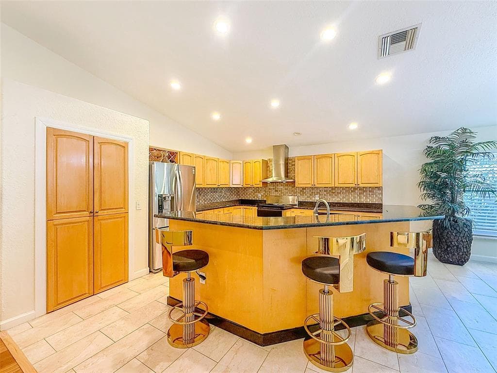 588 BAY Street, PALM HARBOR, FL 34683 photo 2