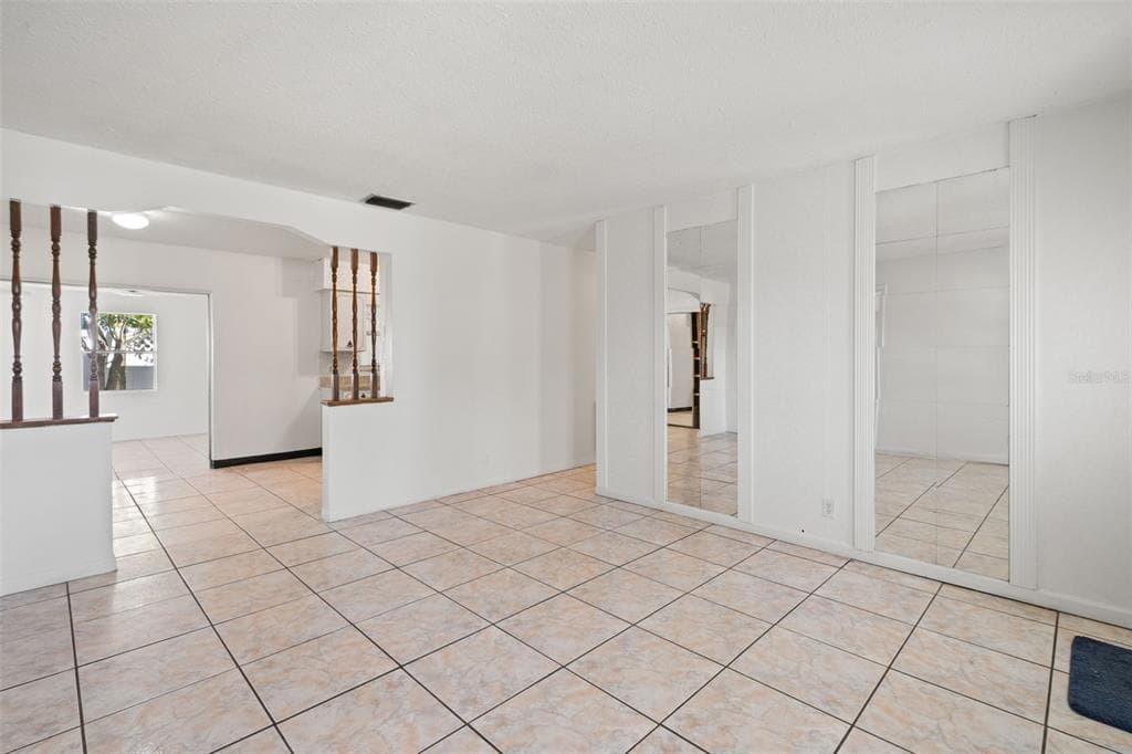 5921 YORKSHIRE ROAD, TAMPA, FL 33634 photo 4