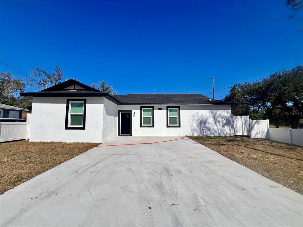 7514 IL DRIVE, TAMPA, FL 33619 photo 2