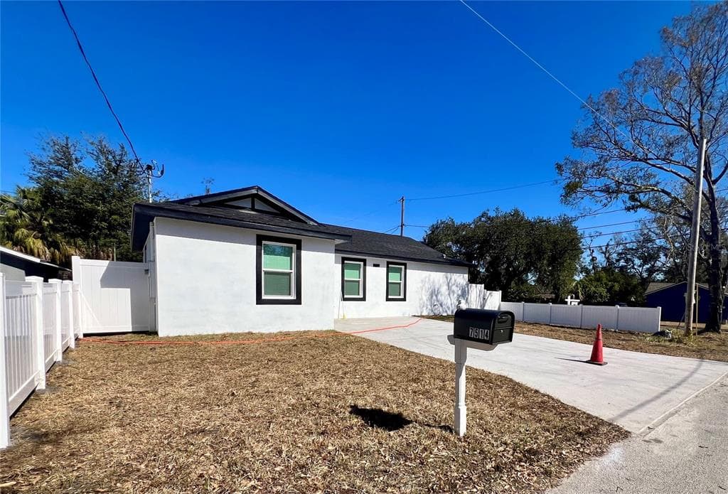 7514 IL DRIVE, TAMPA, FL 33619 photo 3