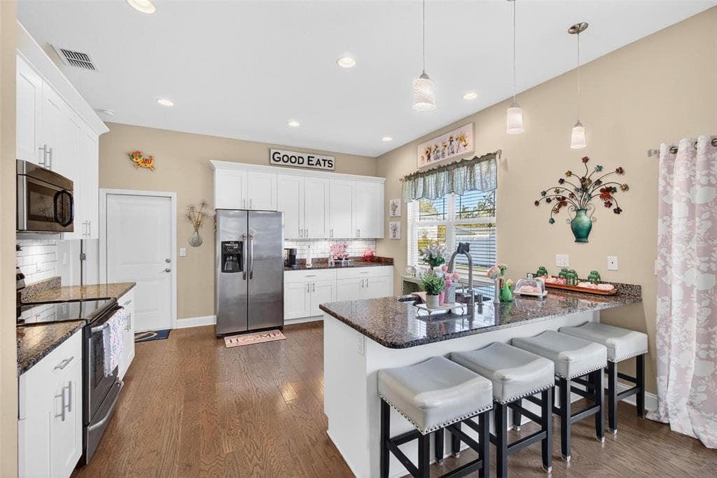 1301 36TH AVENUE, Street PETERSBURG, FL 33704 photo 4