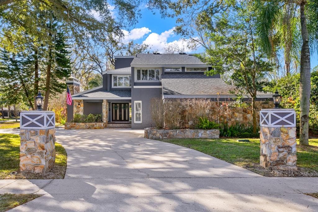 10402 OAKBROOK DRIVE, TAMPA, FL 33618 photo 3