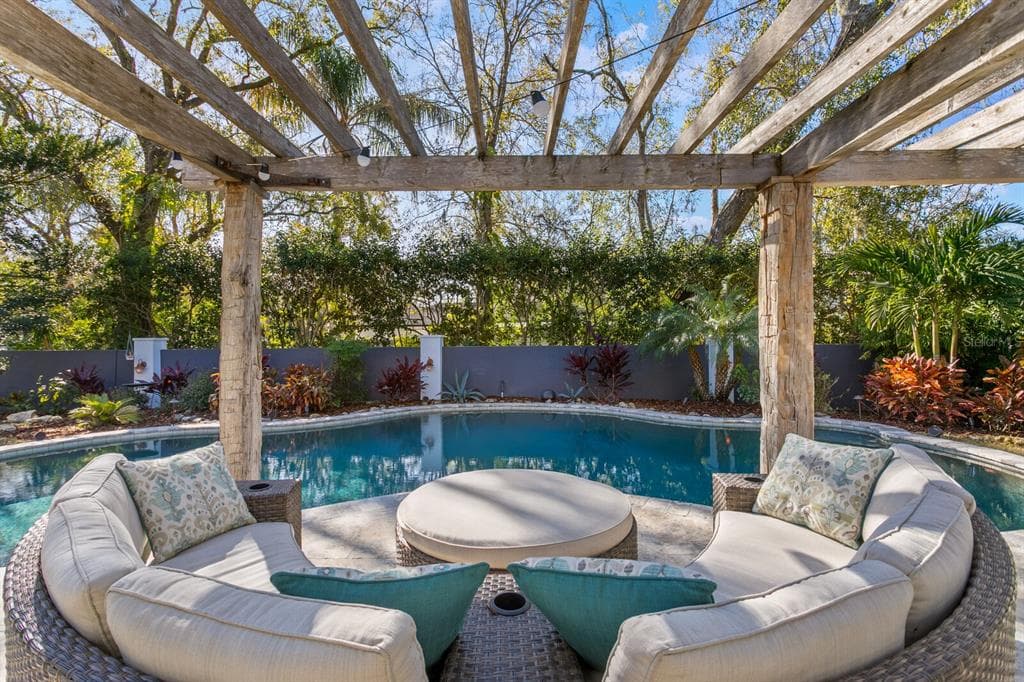 10402 OAKBROOK DRIVE, TAMPA, FL 33618 photo 5