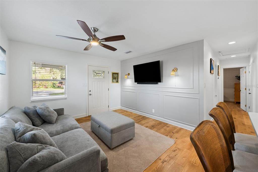 4722 WALLCRAFT Avenue, TAMPA, FL 33611 photo 2