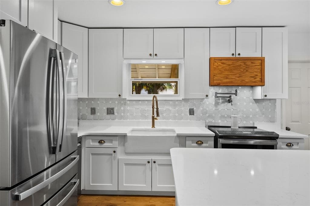 4722 WALLCRAFT Avenue, TAMPA, FL 33611 photo 3