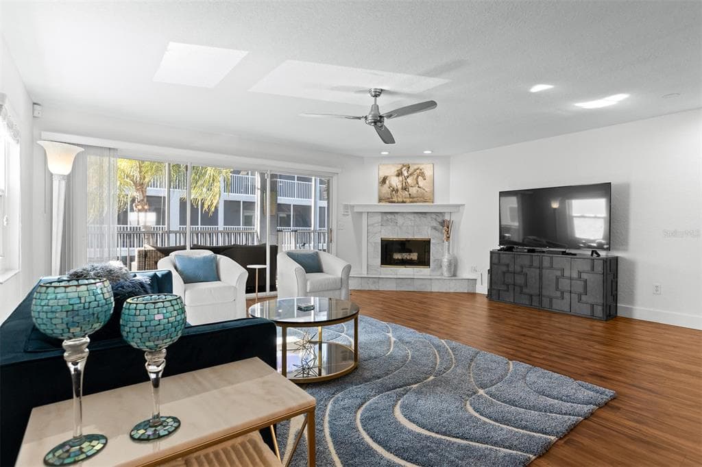 545 PINELLAS BAYWAY Unit 301, Street PETERSBURG, FL 33715 photo 2