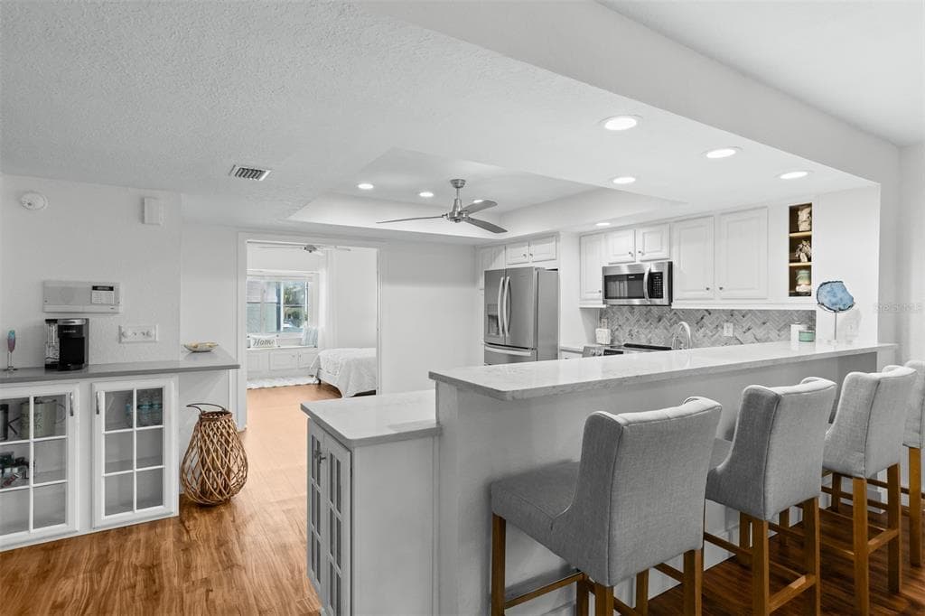 545 PINELLAS BAYWAY Unit 301, Street PETERSBURG, FL 33715 photo 3