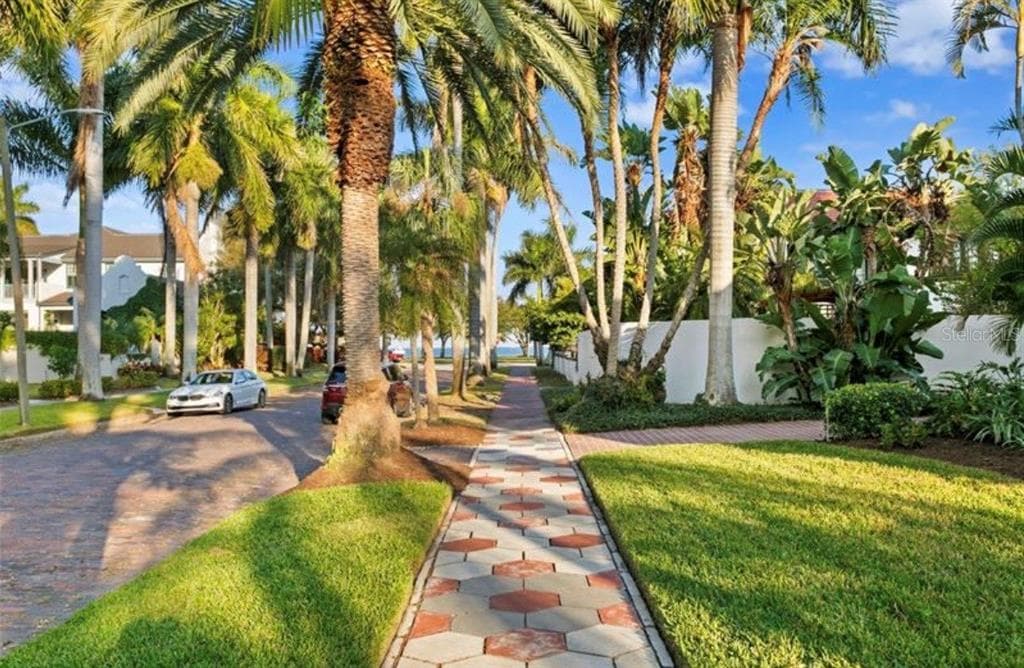 936 17TH AVENUE, Street PETERSBURG, FL 33704 photo 2