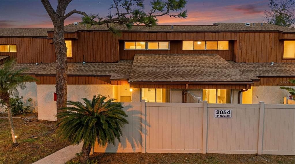 2054 SUNSET POINT ROAD Unit 35, CLEARWATER, FL 33765