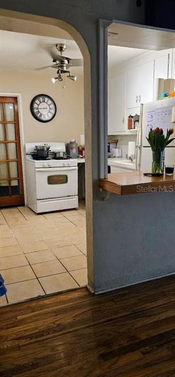 2122 6TH Avenue, Street PETERSBURG, FL 33713 photo 2