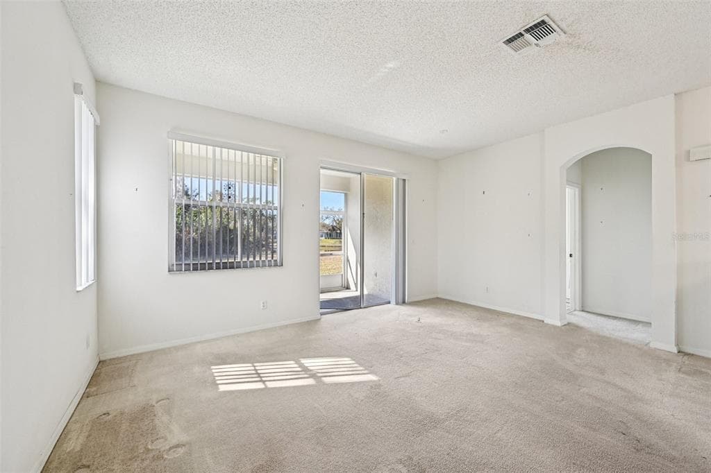 807 TREMONT GREENS LANE, SUN CITY CENTER, FL 33573 photo 5