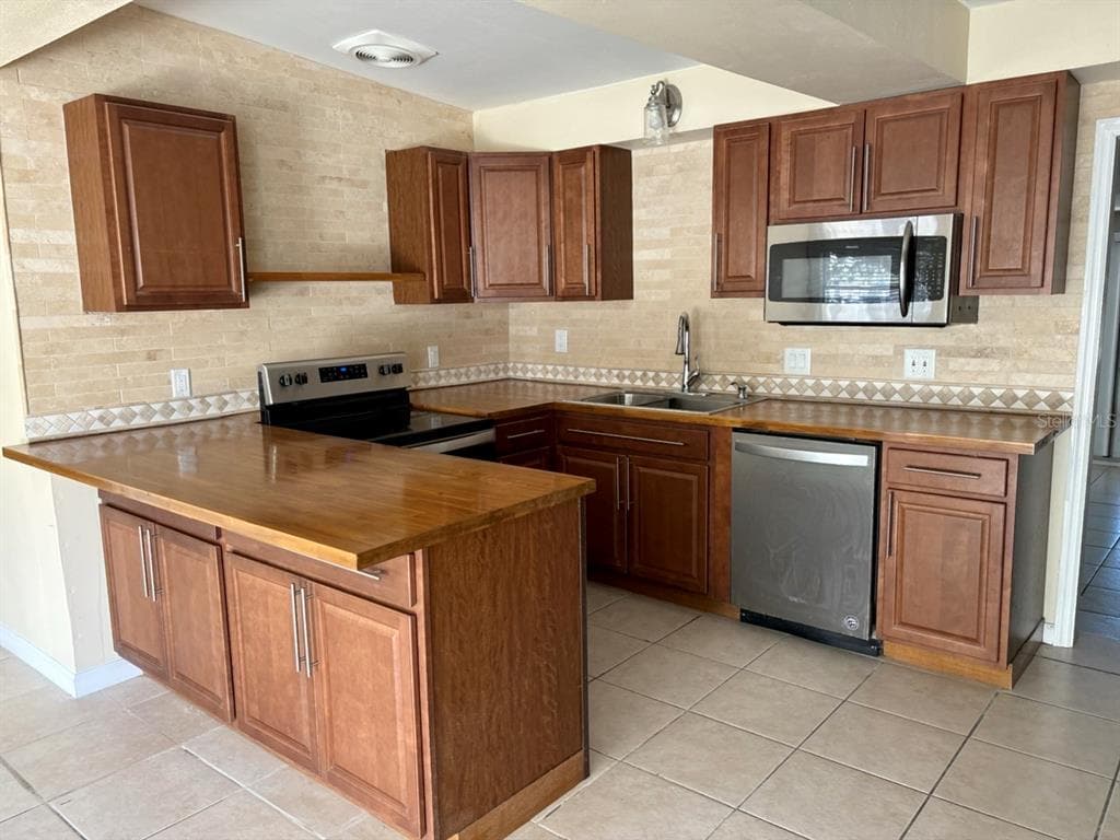 1325 SANDY LANE, CLEARWATER, FL 33755 photo 3