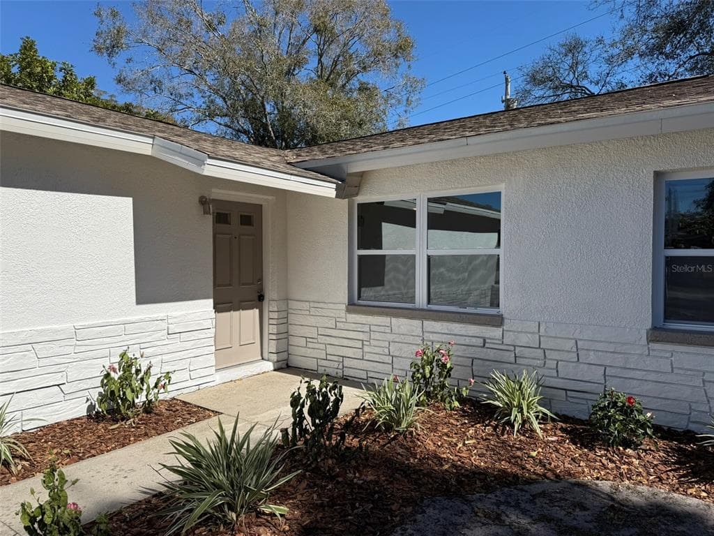 8957 109TH TERRACE, SEMINOLE, FL 33777 photo 4