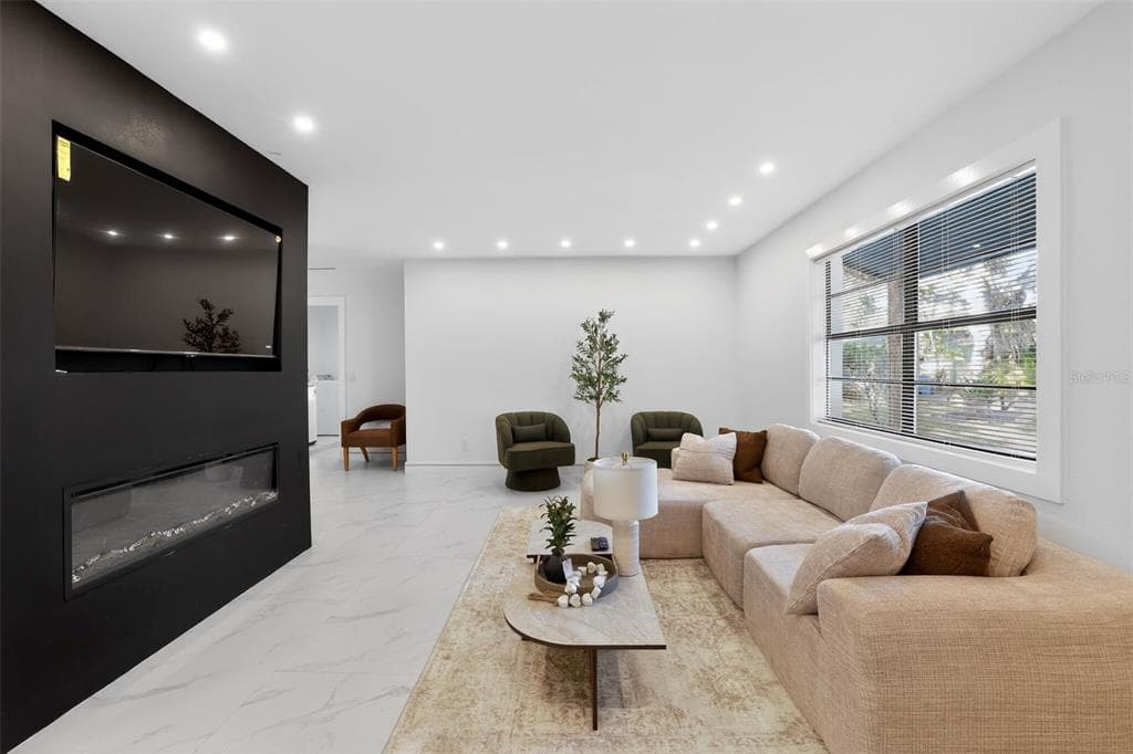 320 PHEASANT CIRCLE, BRANDON, FL 33510 photo 5