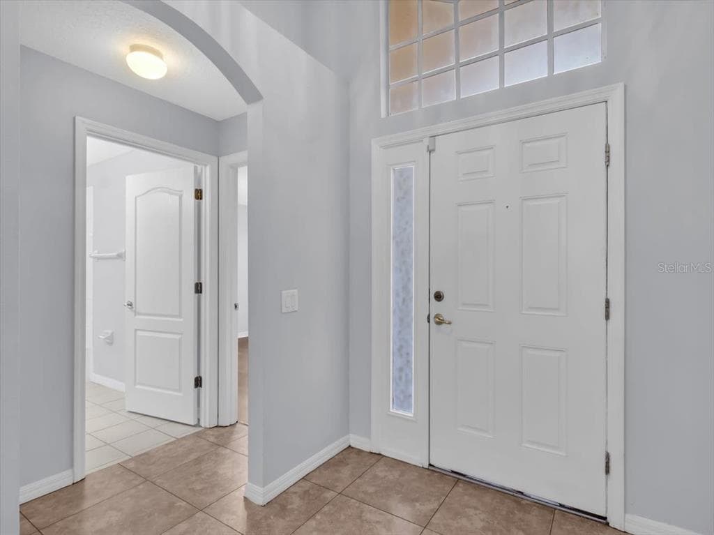 12824 KINGS LAKE Drive, GIBSONTON, FL 33534 photo 5